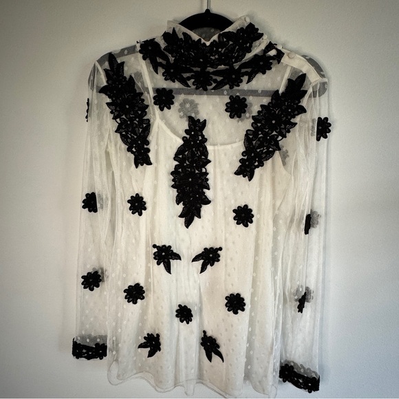 ALICE BY TEMPERLEY LONDON White Dotted Tulle Floral Lace Appliqué Blouse in US4 - Picture 3 of 10